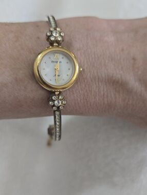 Women's Armitron Gold Bracelet Watch Gold Tone Flower Accents
